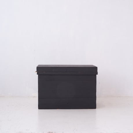真鍮の取手付き・ブラックカラーにリペイントした茶箱/st.1341