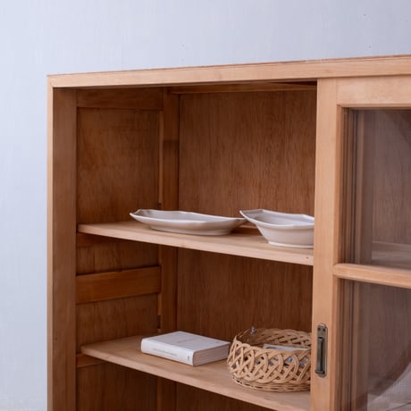 商談中/ 奥行きを抑えた構造の 木味豊かでシンプルな水屋/sa.1362'D