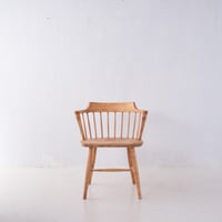 優しい木肌が暮らしに馴染む 木製のアームチェア/st.1373
