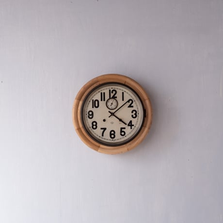 100年の時を刻んできた 林時計製造所の大きな木枠時計/st.1376