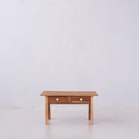 小ぶりなサイズが愛らしい 白いつまみのついた文机/st.1371