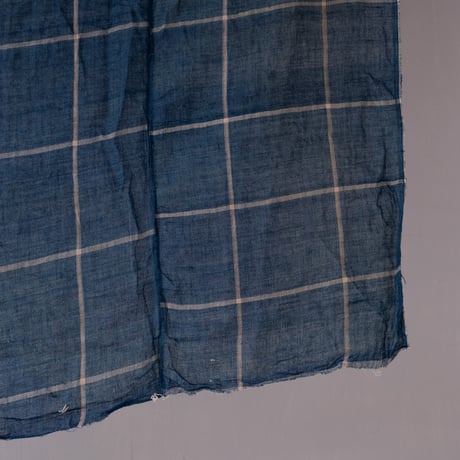 linen×indigo・繕い跡に温もりを感じる白格子柄の古布【156cm × 175cm】/st.1369