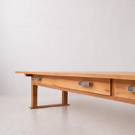 軽やかな鋏の音を想う 「裁ち場」と呼ばれたローテーブル/sa.1461'C