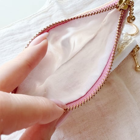 medium pouch