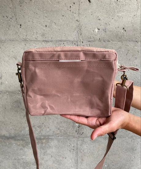 【フラップ部分をリニューアル！】ロングショットポシェット -アシュリーピンク-