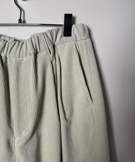 【YOKO SAKAMOTO（ヨーコサカモト）】DOUBLE PLEATED WIDE EASY PANTS –IVORY