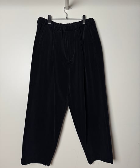 【YOKO SAKAMOTO（ヨーコサカモト）】DOUBLE PLEATED WIDE EASY PANTS –BLACK