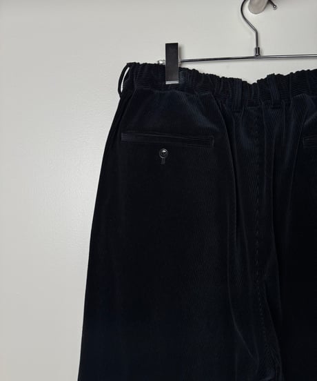 【YOKO SAKAMOTO（ヨーコサカモト）】DOUBLE PLEATED WIDE EASY PANTS –BLACK