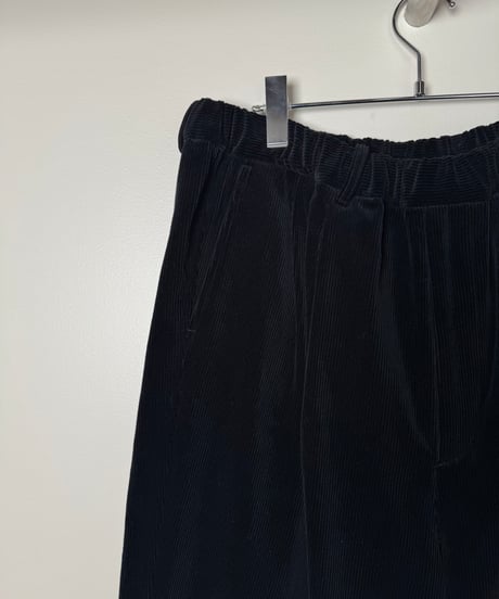 【YOKO SAKAMOTO（ヨーコサカモト）】DOUBLE PLEATED WIDE EASY PANTS –BLACK