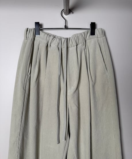 【YOKO SAKAMOTO（ヨーコサカモト）】DOUBLE PLEATED WIDE EASY PANTS –IVORY