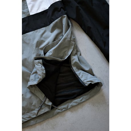 “COTTON ON” Nylon Anorak