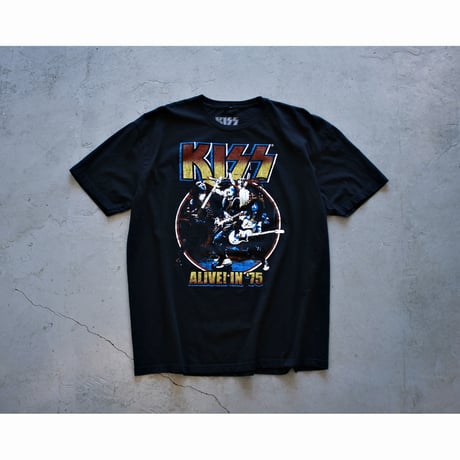 “KISS” Alive! in '75 Rock Tshirt