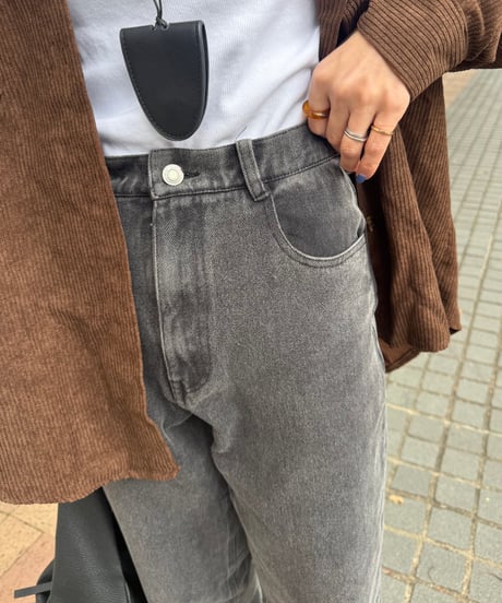 カットオフストレートデニムパンツ(ブラック)