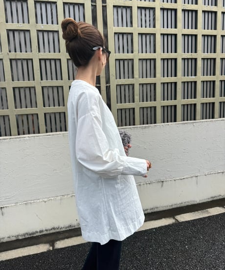 くるみボタンシャツ
