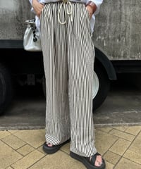 ストライプ柄パンツ