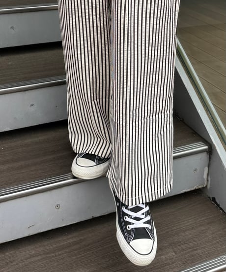 ストライプ柄パンツ