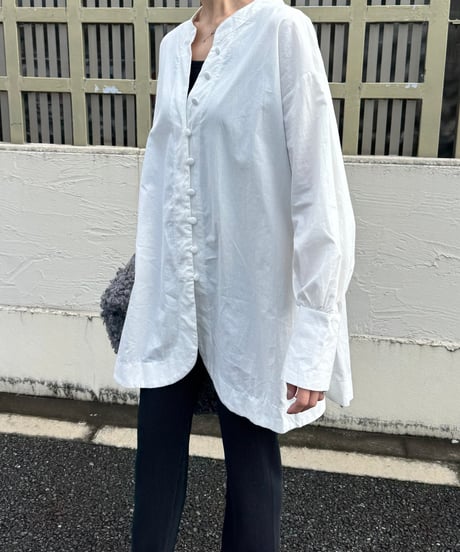 くるみボタンシャツ