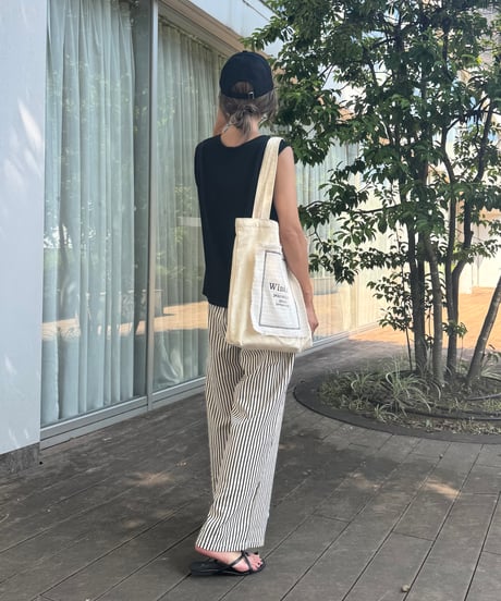 ストライプ柄パンツ