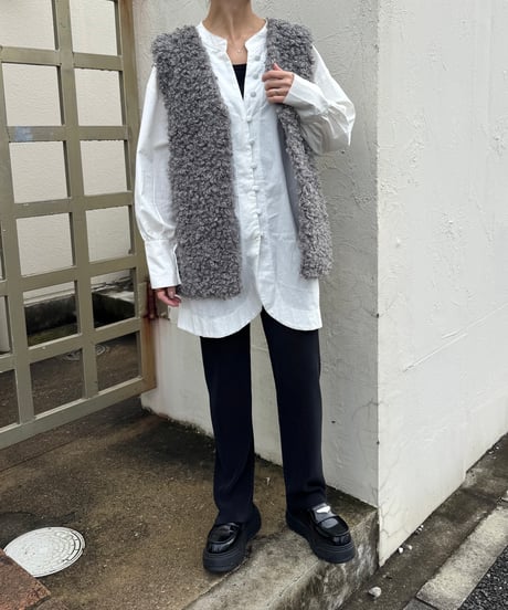くるみボタンシャツ