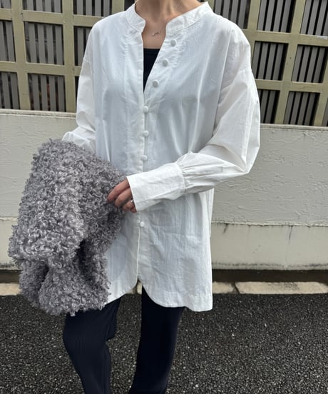 くるみボタンシャツ