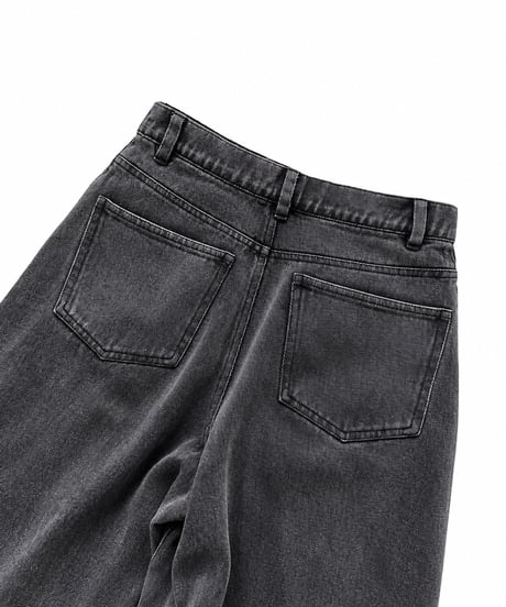 カットオフストレートデニムパンツ(ブラック)