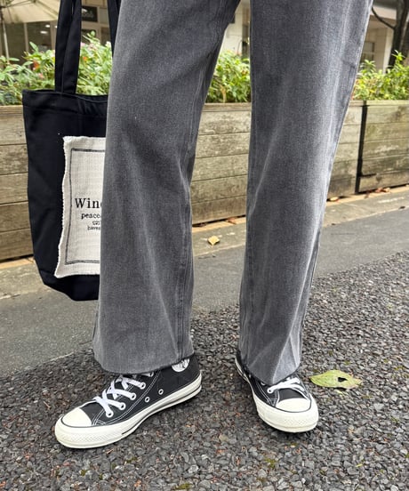カットオフストレートデニムパンツ(ブラック)