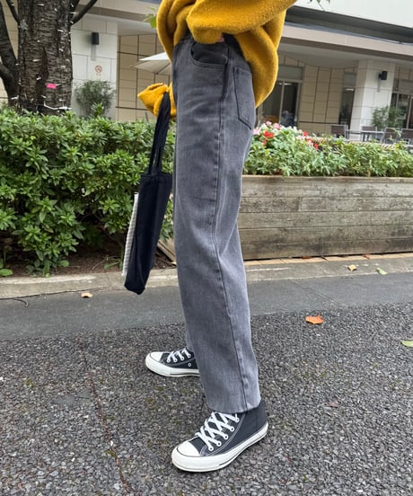 カットオフストレートデニムパンツ(ブラック)