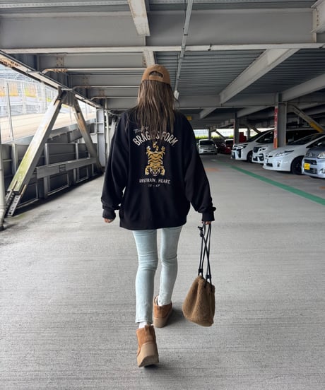 フロントバックTIGER刺繍スウェット