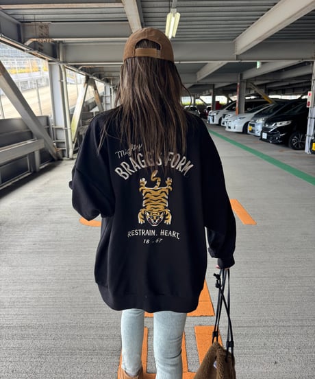 フロントバックTIGER刺繍スウェット