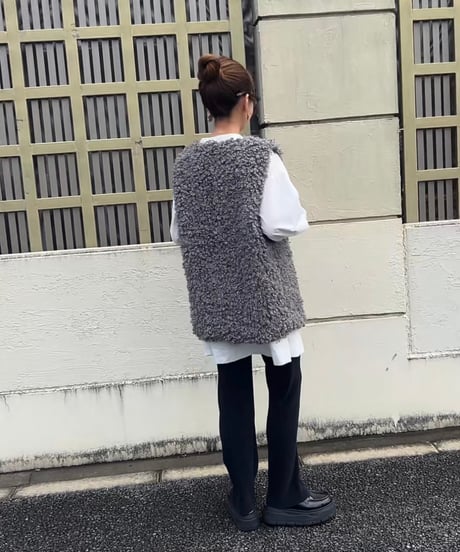 くるみボタンシャツ