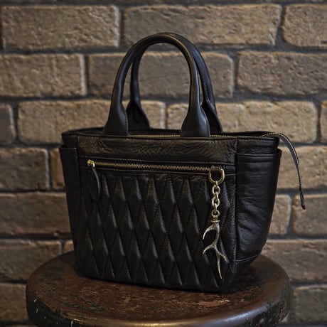 DEER HORN SMITH'S ／ EZO DEER LEATHER DIA STITCH HAND BAG