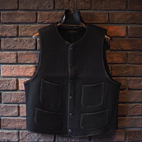 Browns Beach / EARLY VEST "BLACK"
