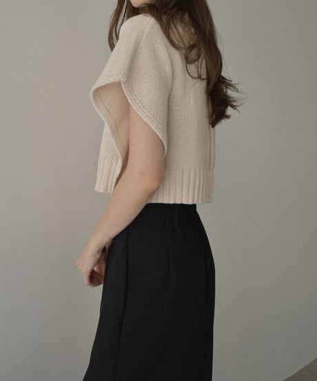 knit-02335　フレンチスリーブ クロップドニット　ライトベージュ　ブラック