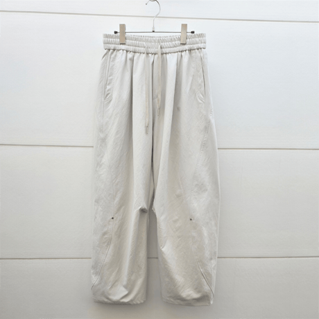 【受注期間10/14〜20】Tuck curve Pants