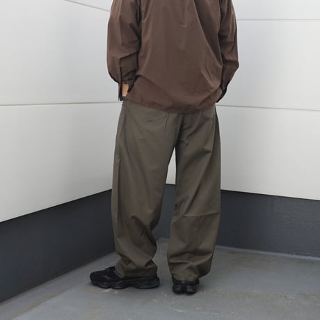 【受注期間10/14〜20】Tuck curve Pants