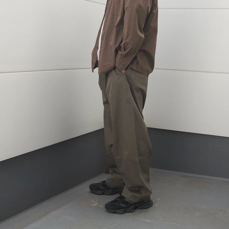 【受注期間10/14〜20】Tuck curve Pants