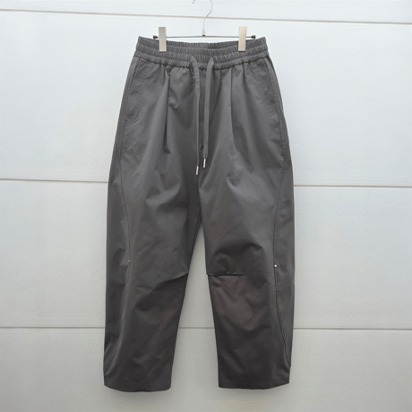 【受注期間10/14〜20】Tuck curve Pants