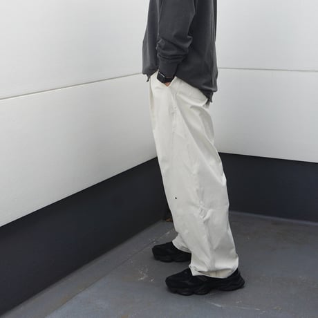 【受注期間10/14〜20】Tuck curve Pants