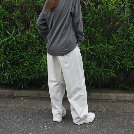 【受注期間10/14〜20】Tuck curve Pants