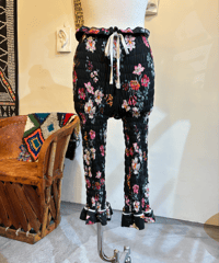 ORIGINAL "wonder" SHIRRING PANTS / Black Flower (NW260804)