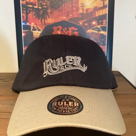 RULER SIGN SCRIPT 2TONE LOWPROFILE スナップバックCAP