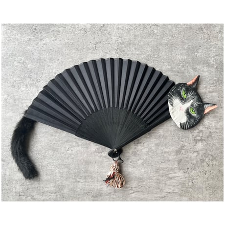ハチワレ猫の扇子