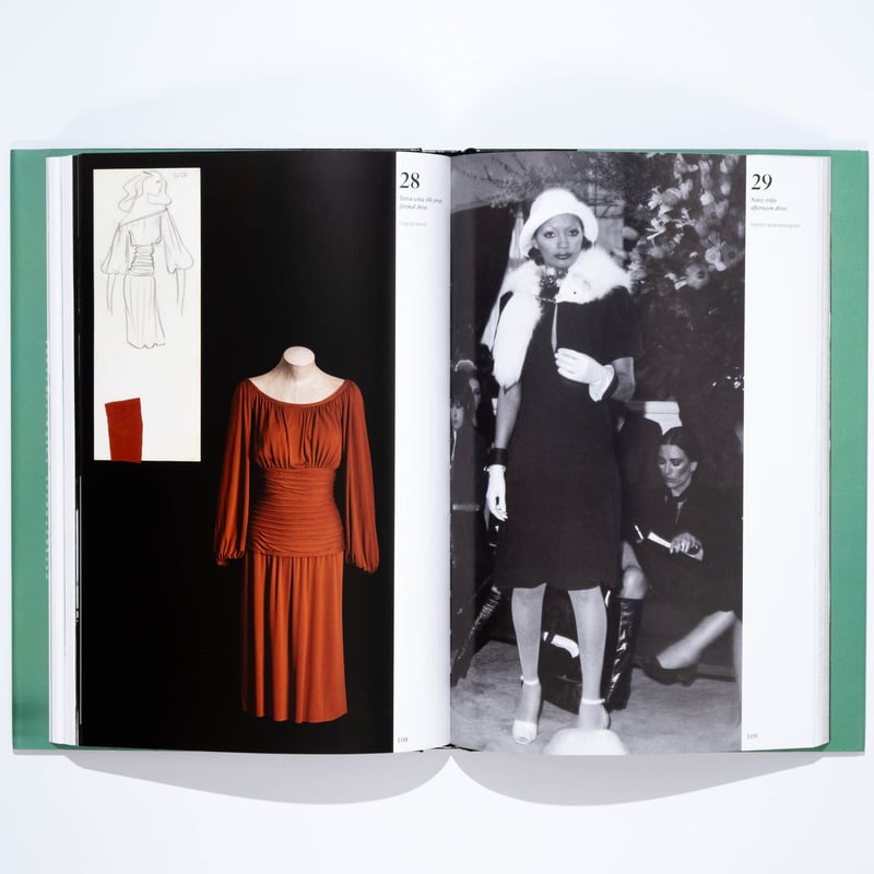 希少❗️イヴサンローラン作品集【Yves Saint Laurent】ファッション Yves Saint Laurent: The Scandal Collection, 197