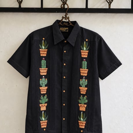 【ご注文日より１年以内にお届け】【受注生産】【半袖】【CACTUS 手刺繍】【HANDMADE】【ESGP-07S-B】【S/S GUAYAMISA】【BLACK】【黒】