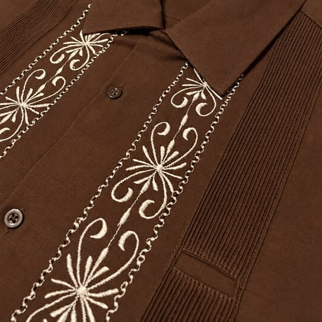 【ご注文日より１年以内にお届け】【受注生産】【半袖】【 ESG-01S-BRW 】【 S/S GUAYABERA 】【 REJILLADA 】【 BROWNxWHITE 】【 茶色x白】