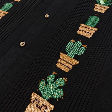 【ご注文日より１年以内にお届け】【受注生産】【半袖】【CACTUS 手刺繍】【HANDMADE】【ESGP-07S-B】【S/S GUAYAMISA】【BLACK】【黒】