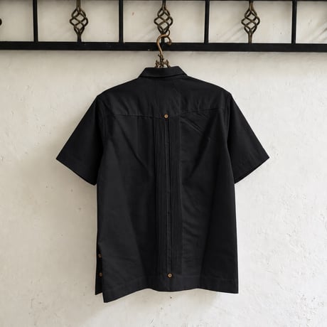 【ご注文日より１年以内にお届け】【受注生産】【半袖】【CACTUS 手刺繍】【HANDMADE】【ESGP-07S-B】【S/S GUAYAMISA】【BLACK】【黒】