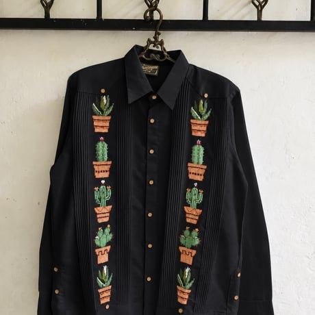 【ご注文日より１年以内にお届け】【受注生産】【長袖】【CACTUS 手刺繍】【HANDMADE】【ESGP-07L-W】【L/S GUAYAMISA】【BLACK】【黒】