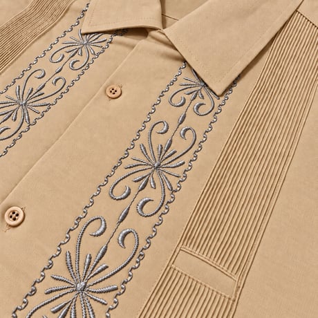 【ご注文日より１年以内にお届け】【受注生産】【半袖】【 ESG-01S-KHS 】【 S/S GUAYABERA 】【 REJILLADA 】【 KHAKI x SILVER 】【 カーキ x 銀 】