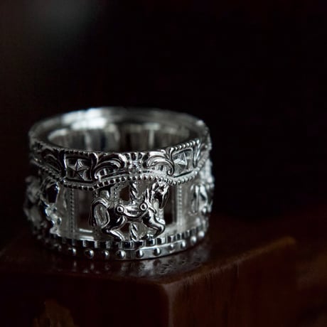 ［SV925］gleam carousel ring